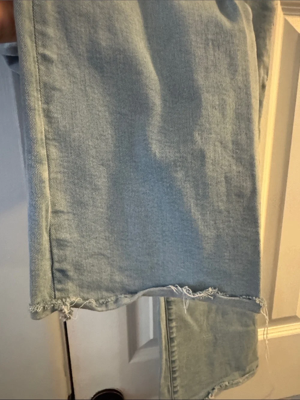 Good American Light Blue Cropped Jeans - Picture 4 of 4